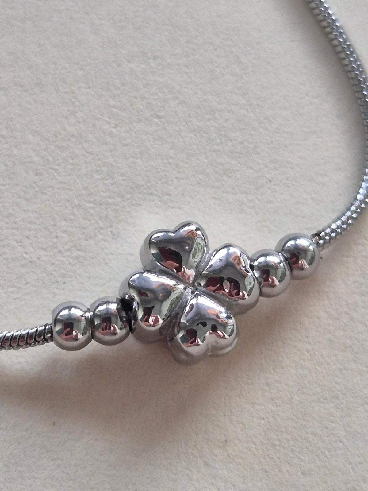 Bedelarmband Klaver — Lucky & Soul (goud en zilver)