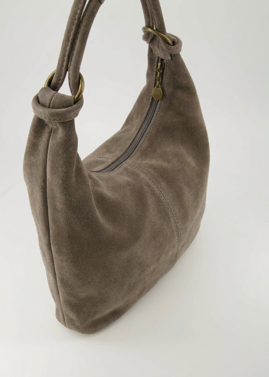 Suède schoudertas in taupe met geknoopt hengsel detail