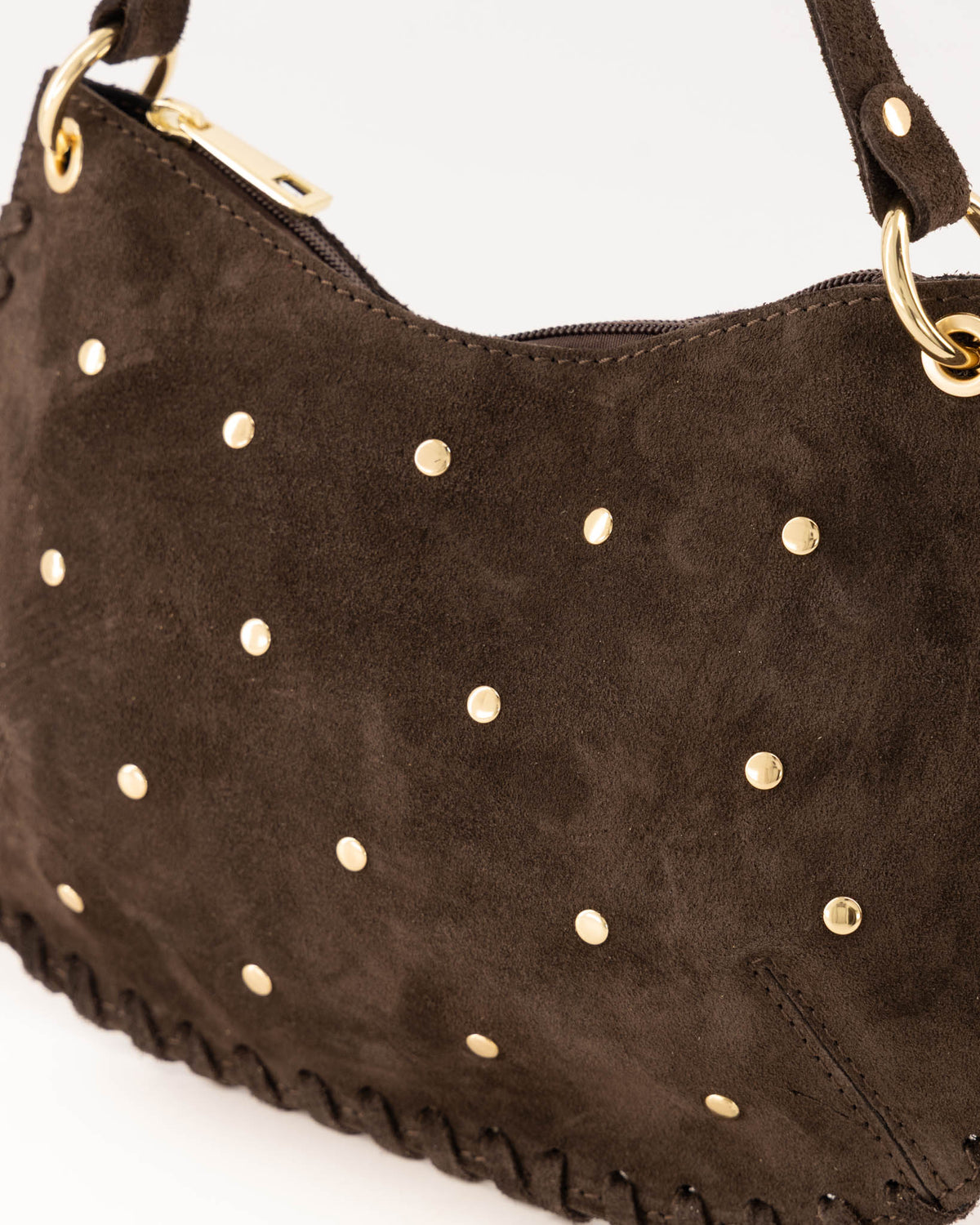 Suède schoudertas in donkerbruin met gouden studs