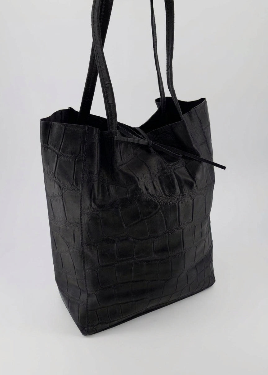 Zwarte Croco shopper van Teatro, zijaanzicht