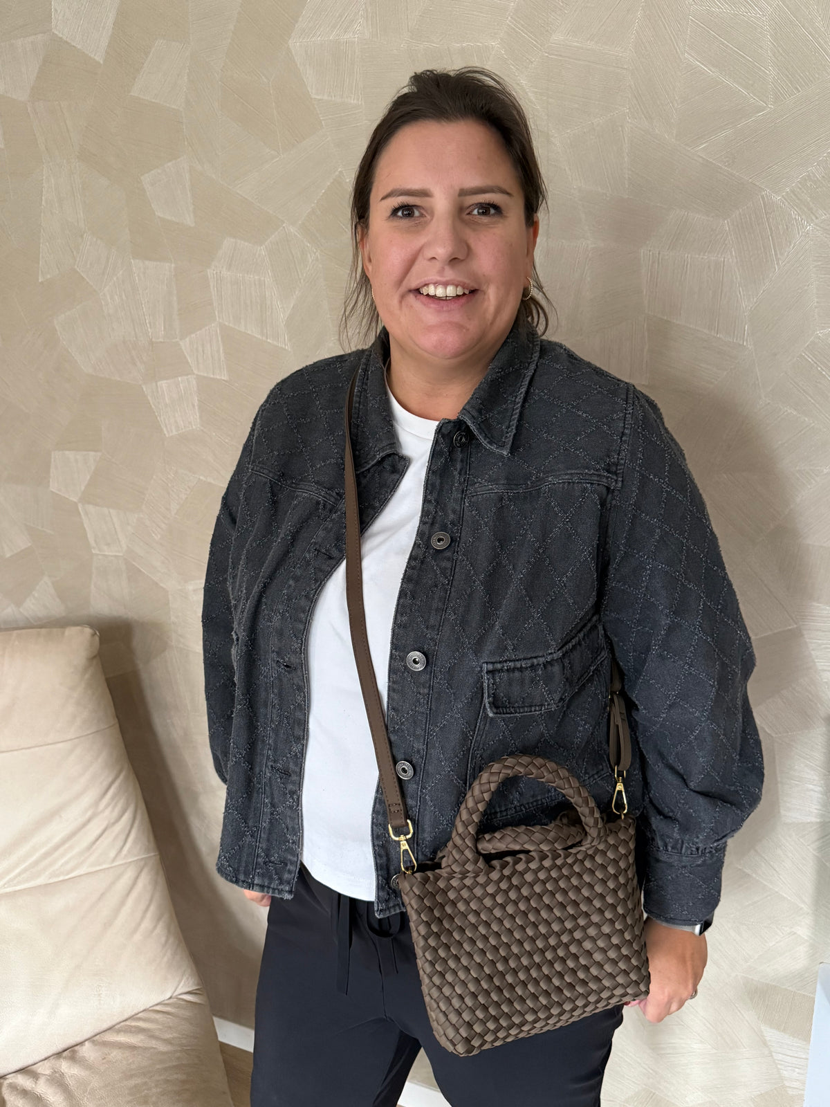 Styling look met gevlochten handtas crossbody, dagelijks dragen